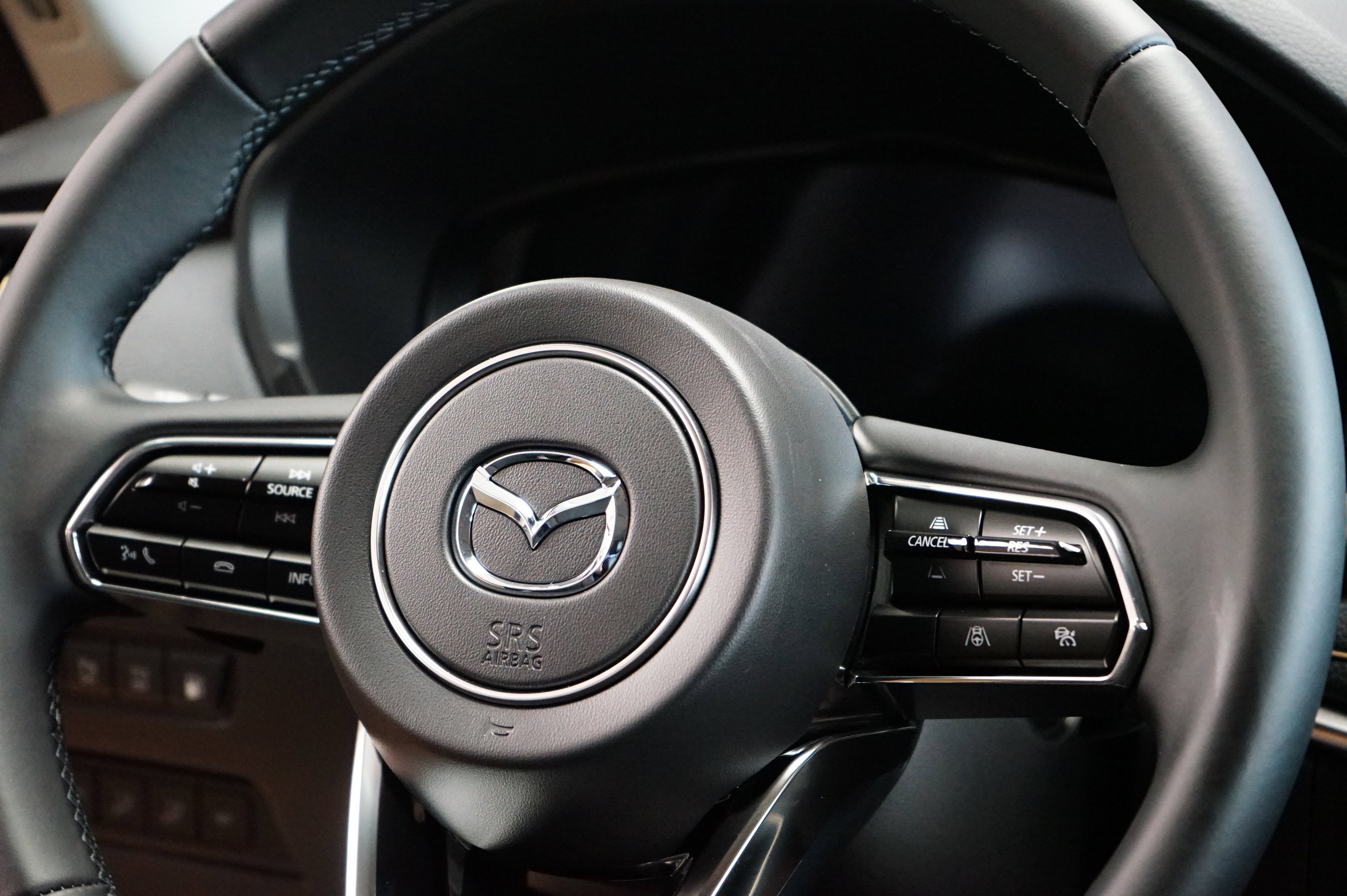 New 2025 MAZDA CX-70 Plug-In Hybrid w/ Premium Pkg image 12