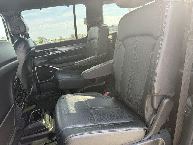 Used 2026 Jeep Grand Wagoneer Limited AWD/4WD image 35