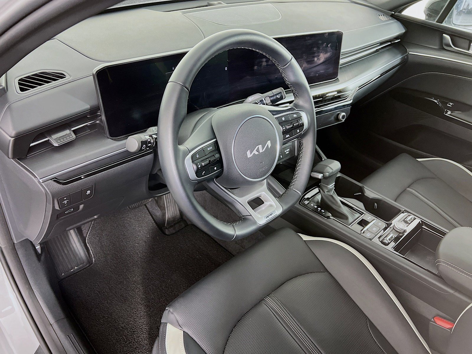 New 2025 Kia K5 GT-Line FWD image 7