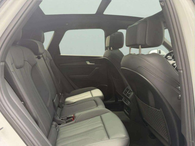 Certified 2025 Audi Q5 e Premium Plus w/ Premium Plus Package AWD/4WD image 28