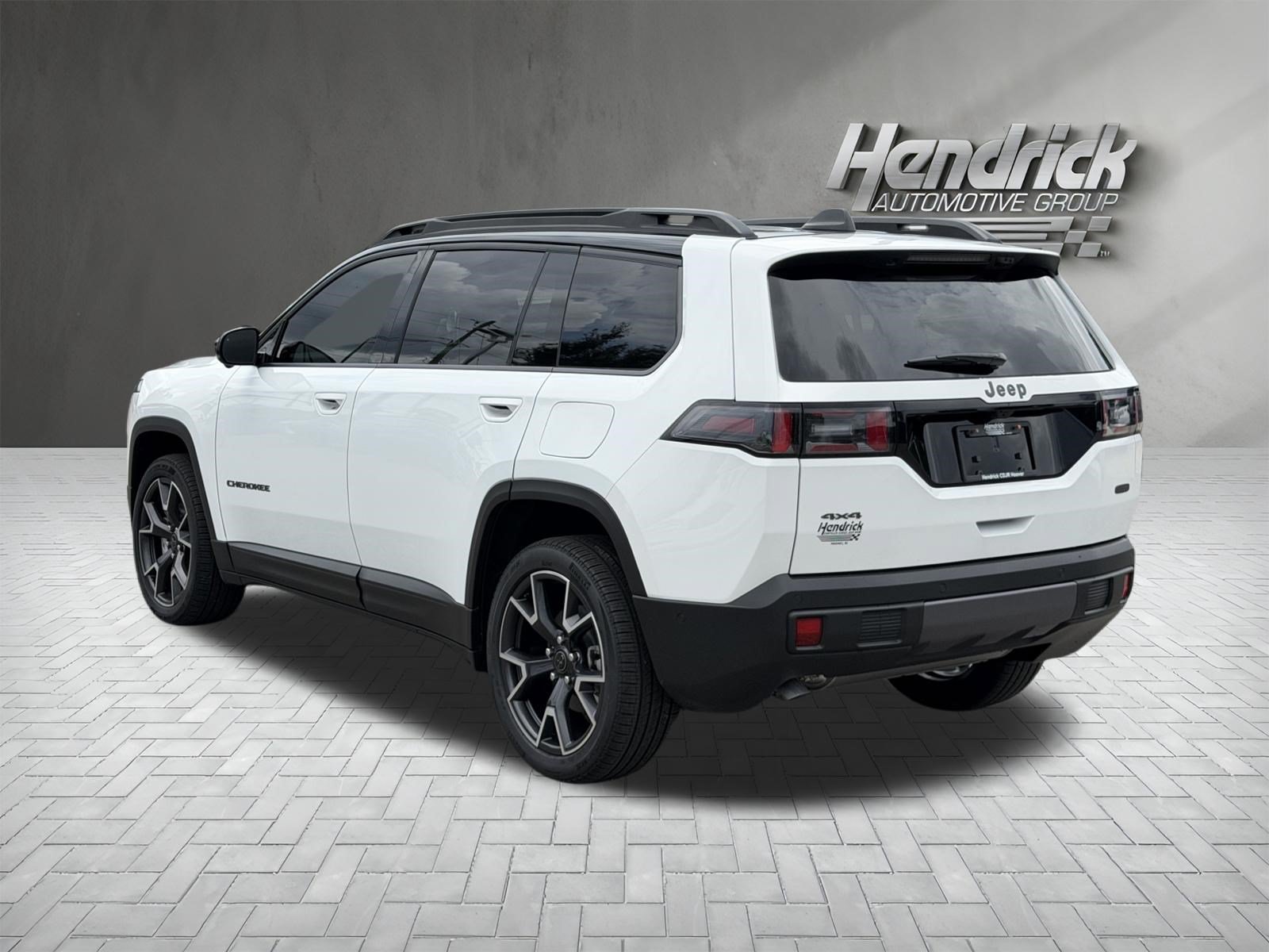 Used 2026 Jeep Cherokee Overland w/ Trailer Tow Group AWD/4WD image 8