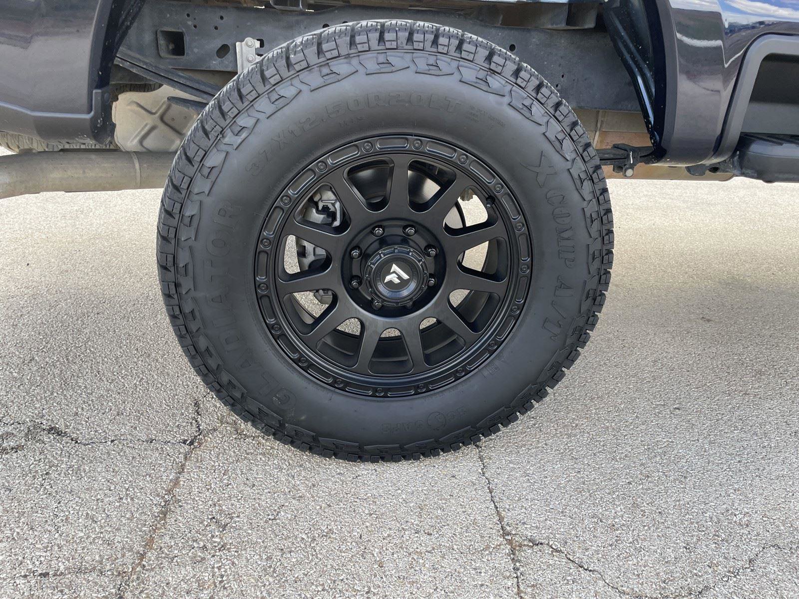 Used 2025 Ford F250 Lariat w/ Chrome Package image 34