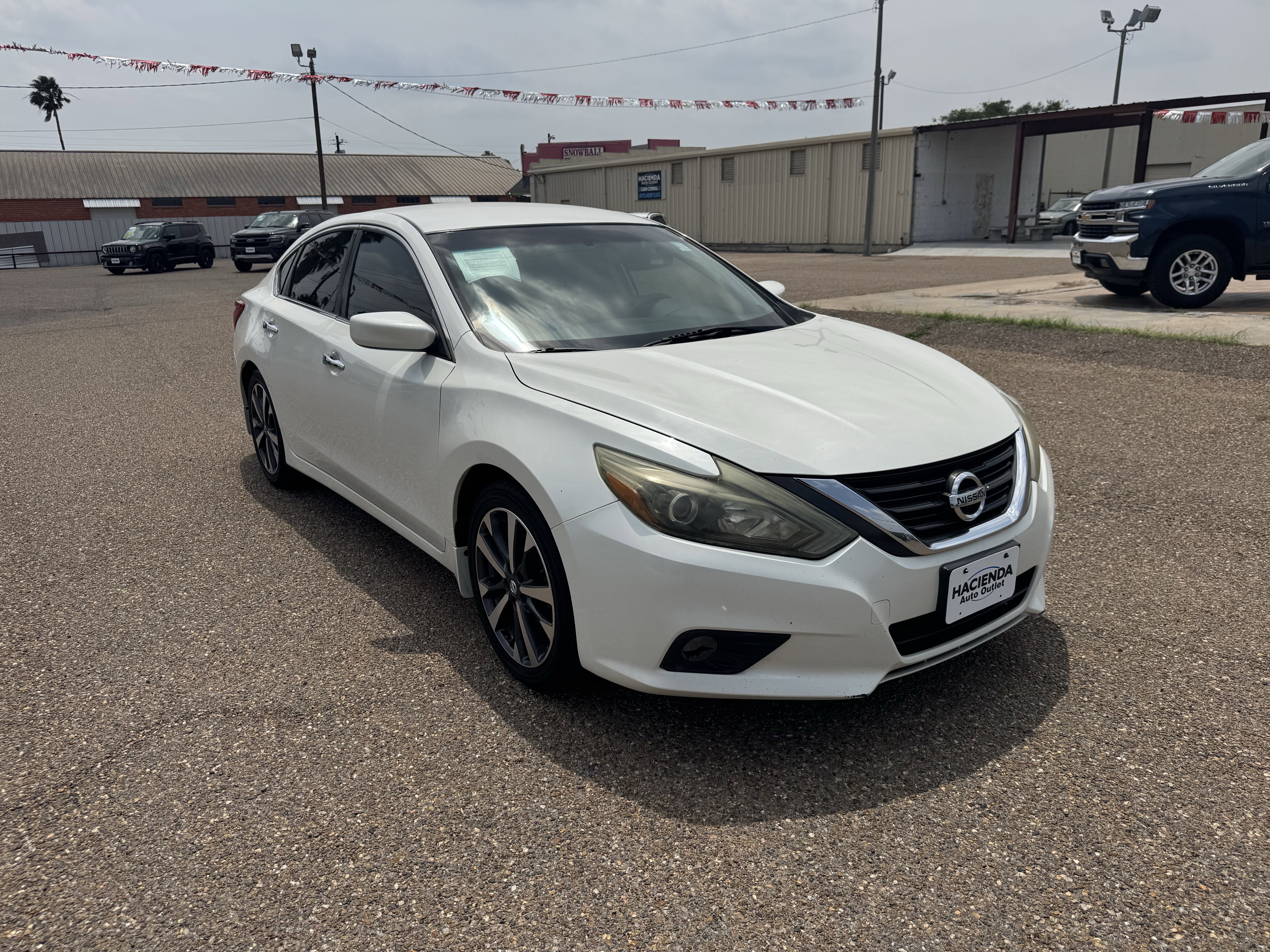 Used 2016 Nissan Altima 2.5 SR FWD image 5