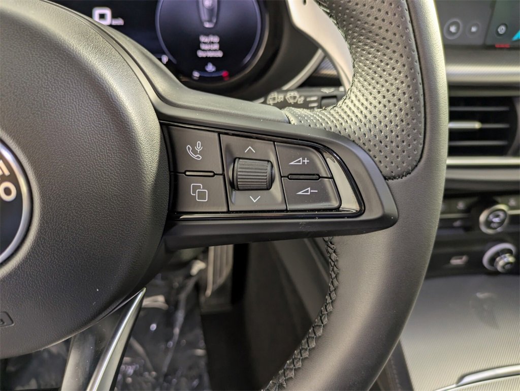 New 2025 Alfa Romeo Stelvio Sprint image 22