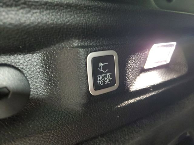 Used 2023 Jeep Grand Cherokee L Summit AWD/4WD image 10