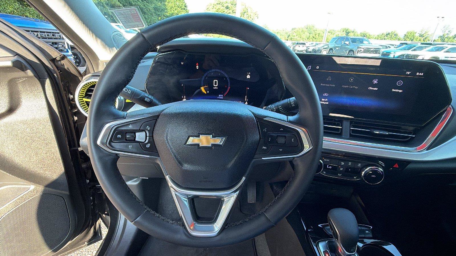 Used 2024 Chevrolet Trax LT w/ Driver Confidence Package FWD image 24