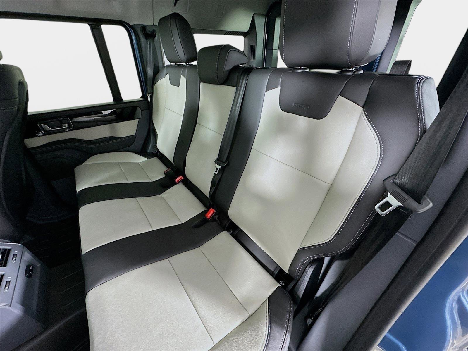 New 2025 INEOS Grenadier Fieldmaster Edition image 37