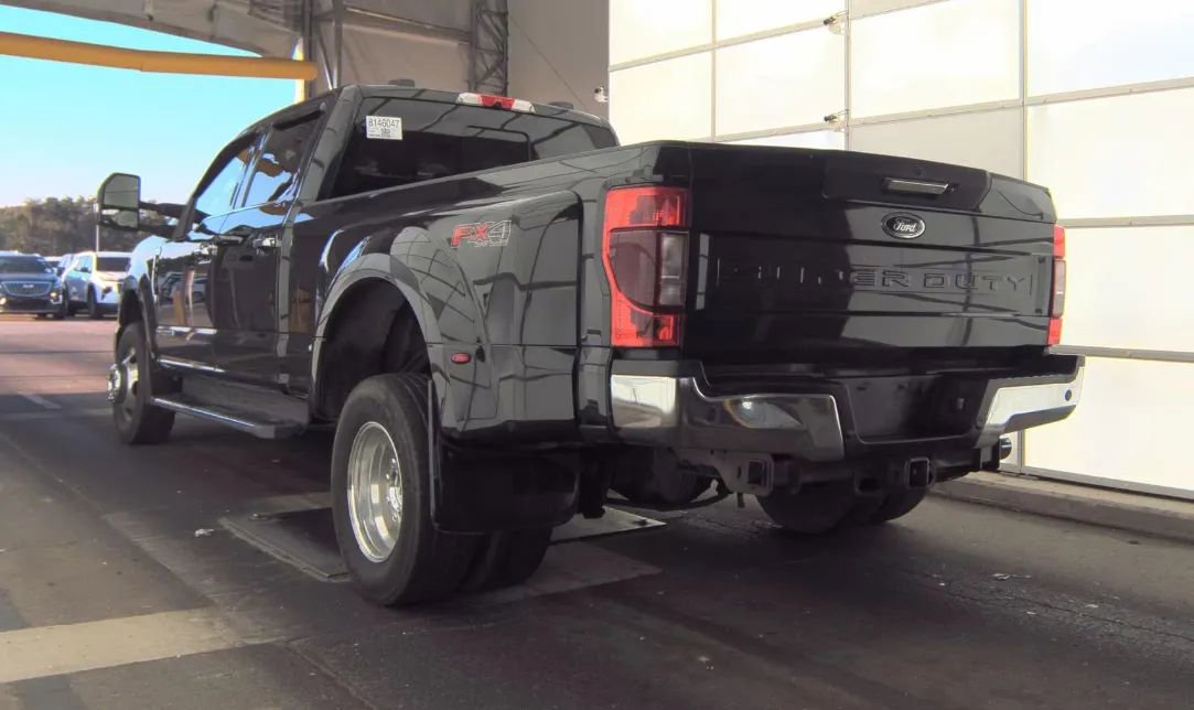 Used 2022 Ford F350 Lariat w/ Chrome Package image 4