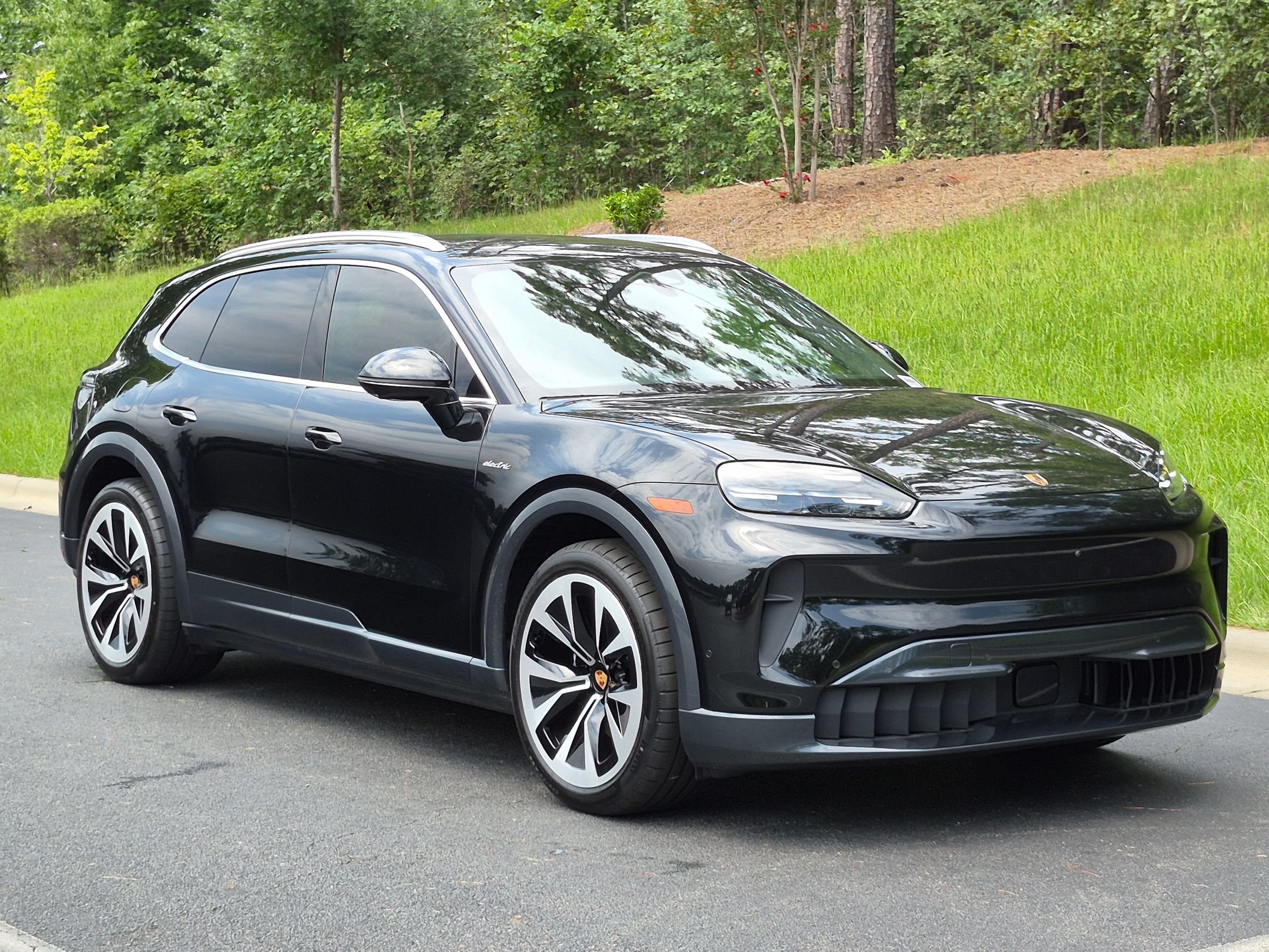 New 2026 Porsche Cayenne Coupe AWD/4WD image 31
