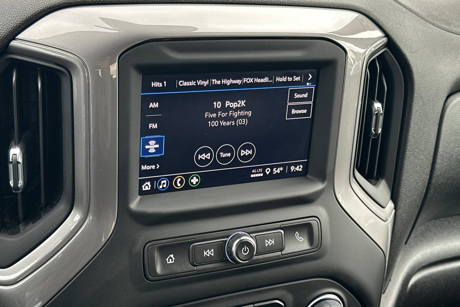 Used 2022 Chevrolet Silverado 1500 Custom image 17