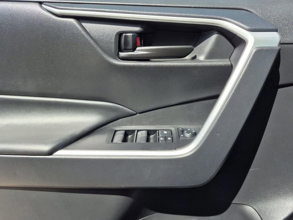 Used 2024 Toyota RAV4 LE image 6