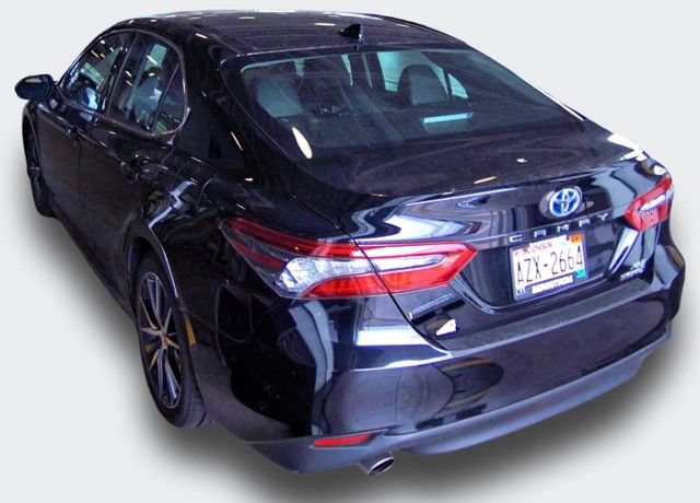 Used 2023 Toyota Camry XLE w/ Cold Weather Package FWD image 4