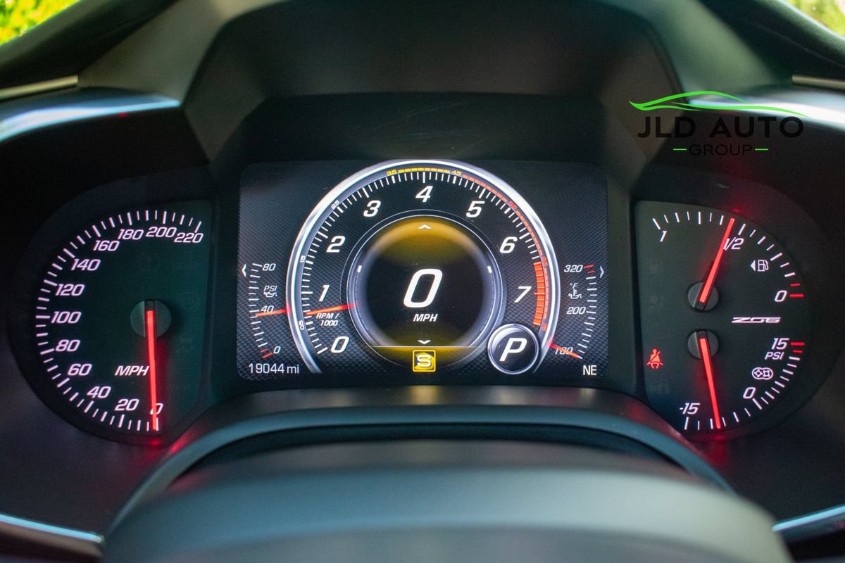 Used 2016 Chevrolet Corvette Z06 w/ Z07 Performance Package RWD image 12