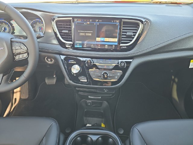 New 2026 Chrysler Pacifica Select w/ S Appearance Package FWD image 11