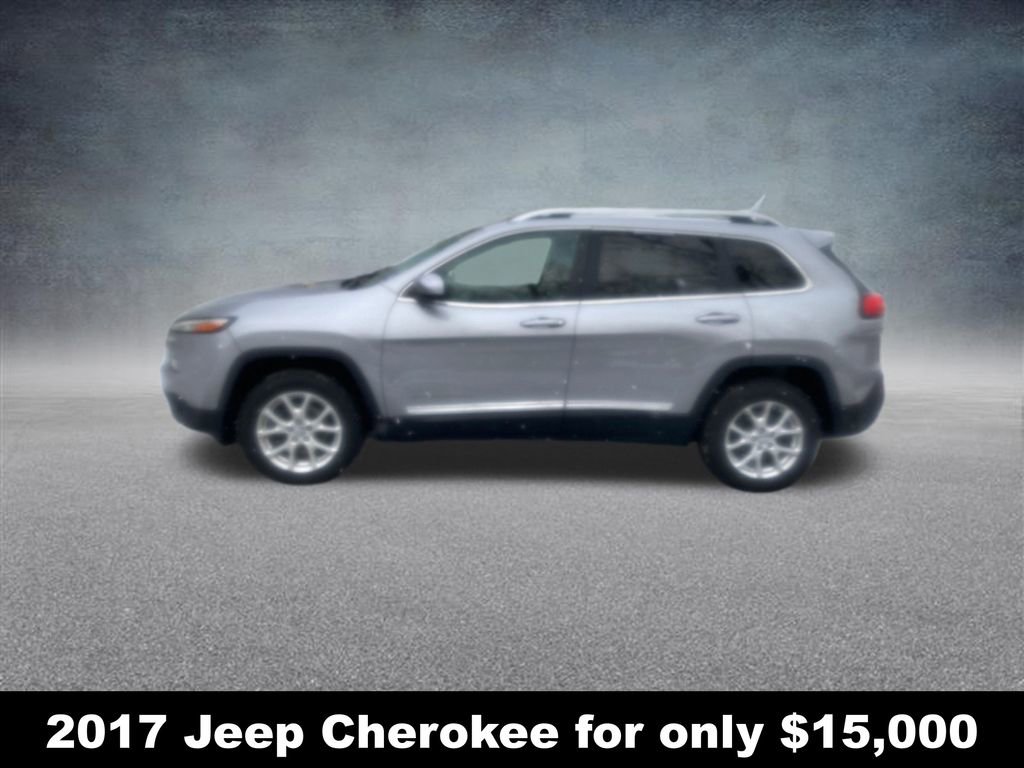 Used 2017 Jeep Cherokee Latitude image 2