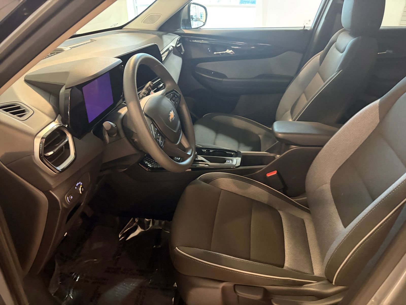 Used 2025 Chevrolet TrailBlazer LT image 24