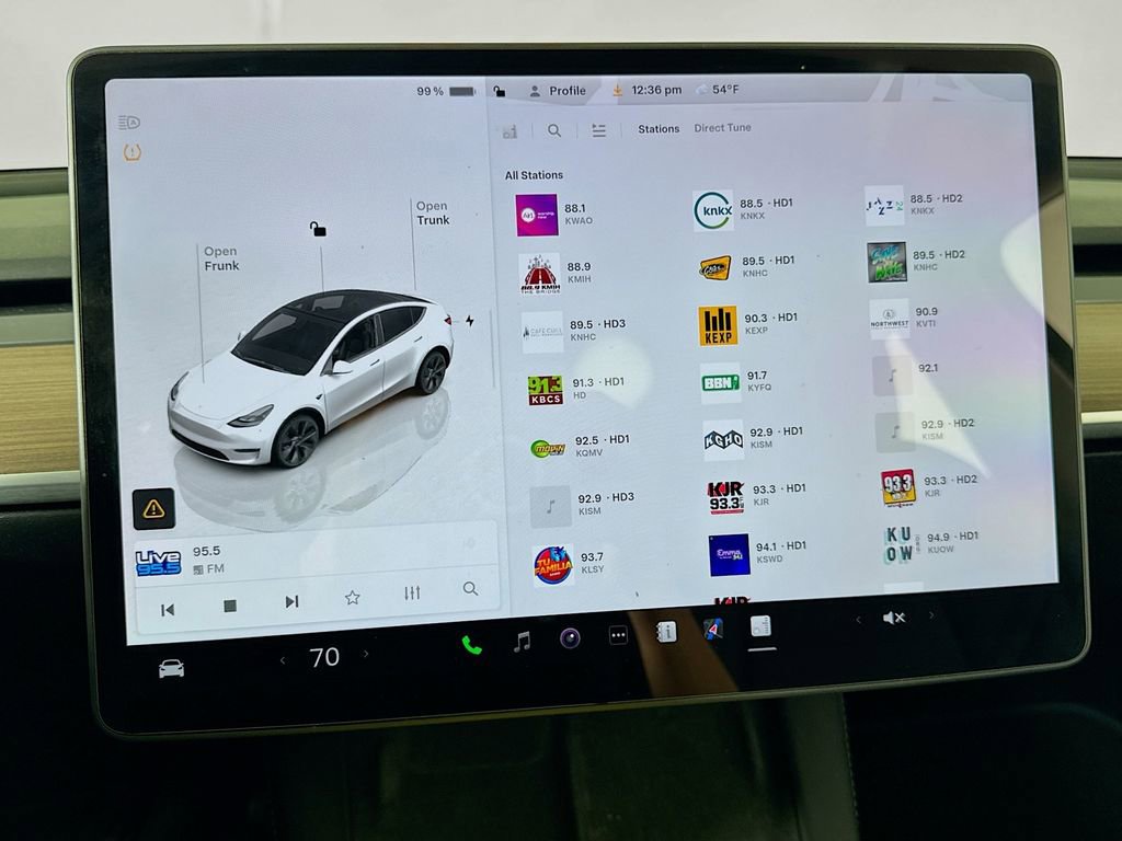 Used 2025 Tesla Model Y Long Range AWD/4WD image 22