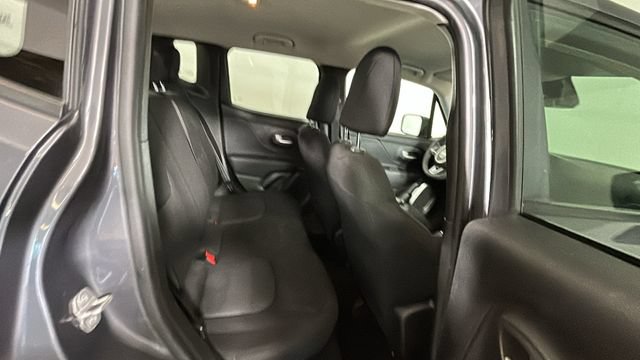 Used 2023 Jeep Renegade Latitude AWD/4WD image 29