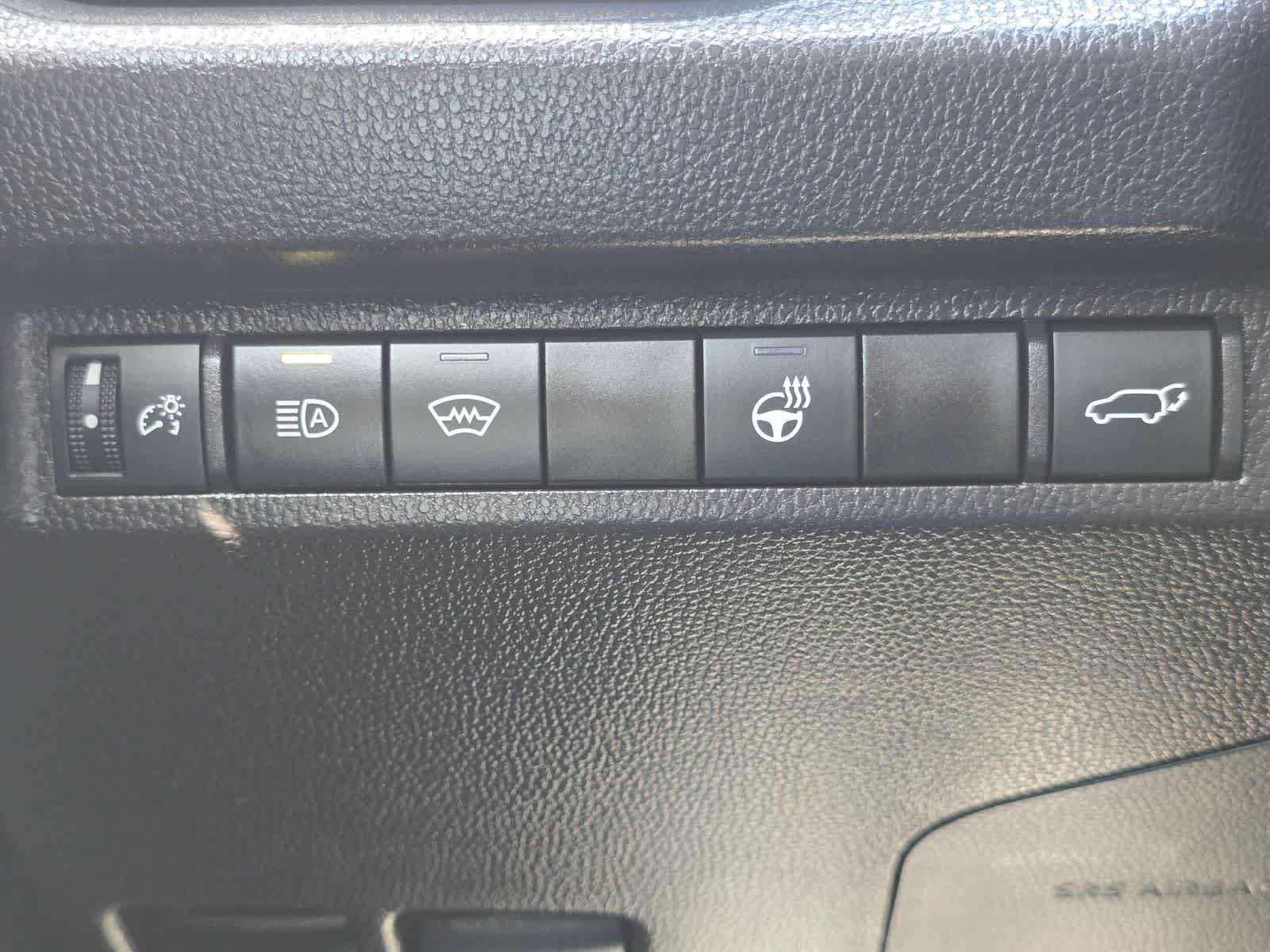 Used 2025 Toyota RAV4 XLE w/ Convenience Package AWD/4WD image 18