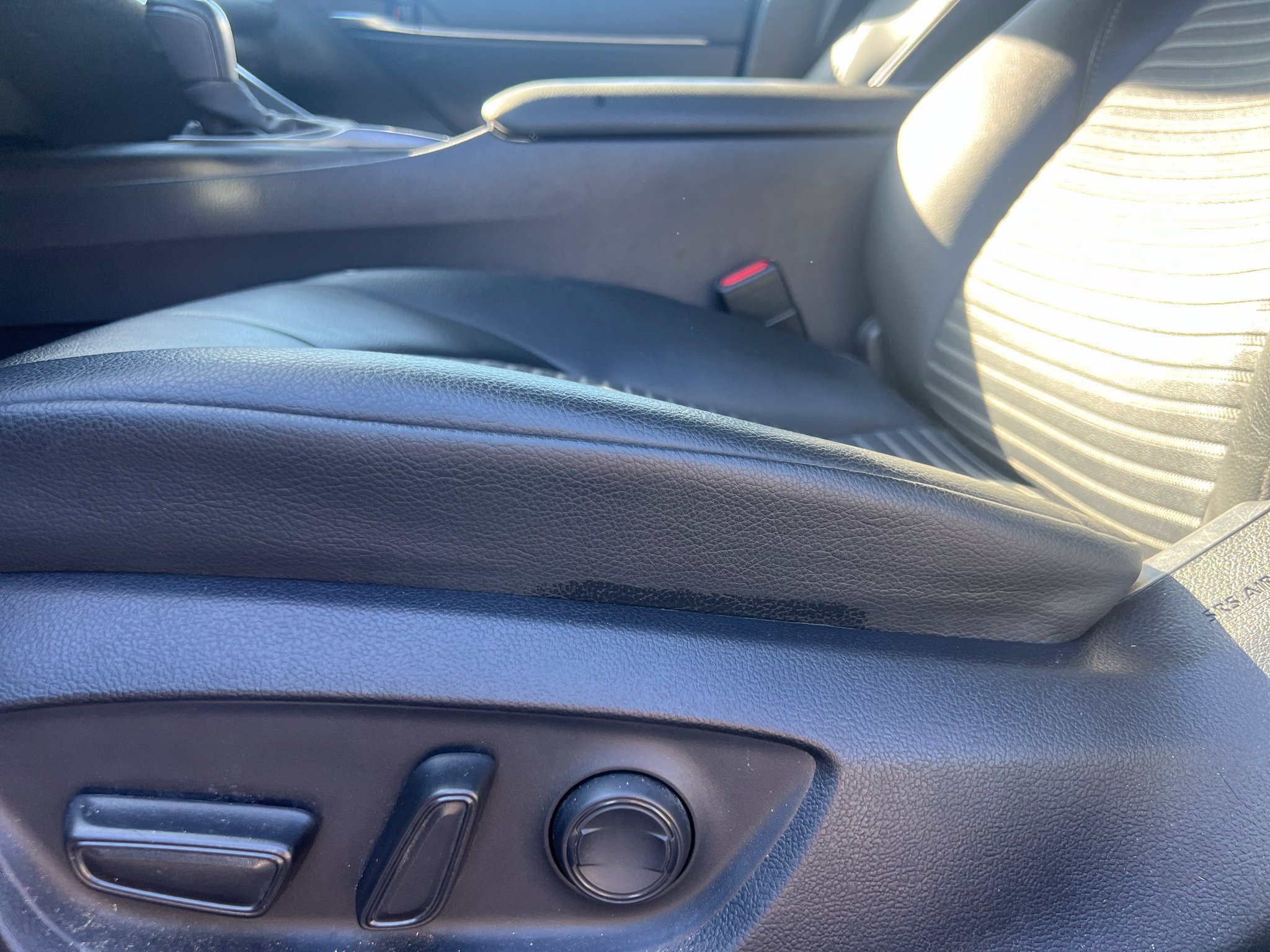 Used 2022 Toyota Camry SE FWD image 22