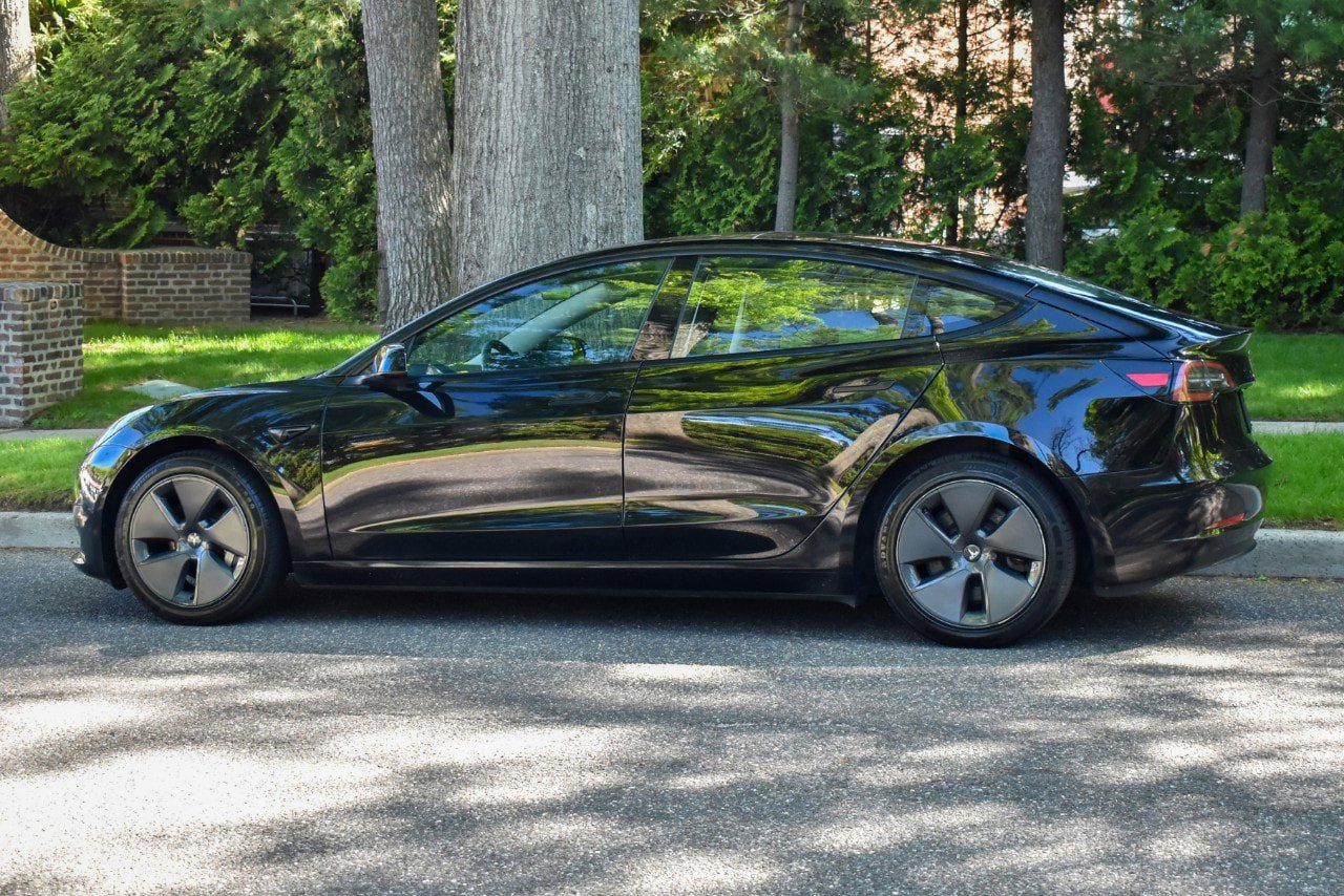 Used 2022 Tesla Model 3 Standard Range RWD image 4