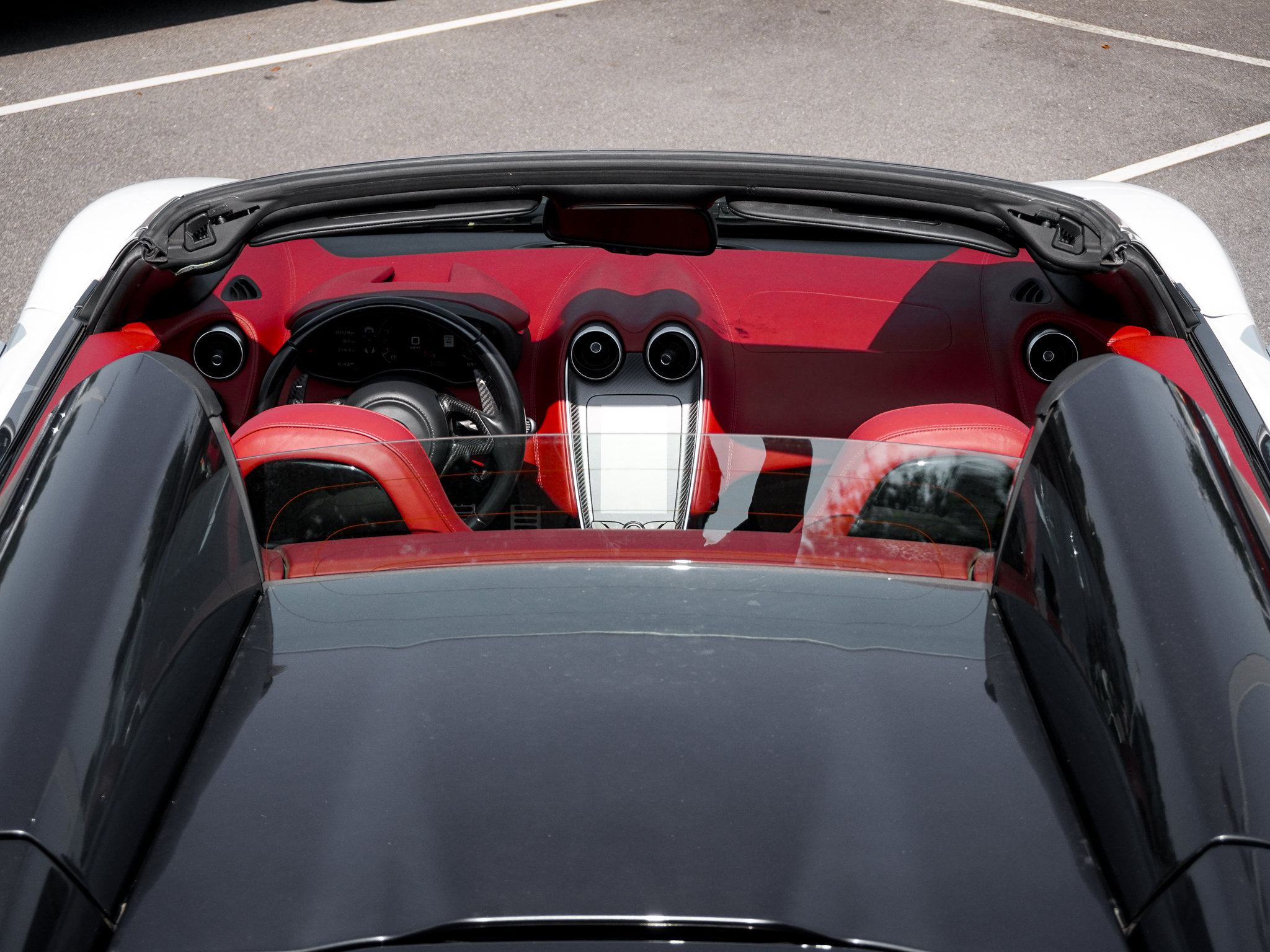 Used 2018 McLaren 570S Spider RWD image 29