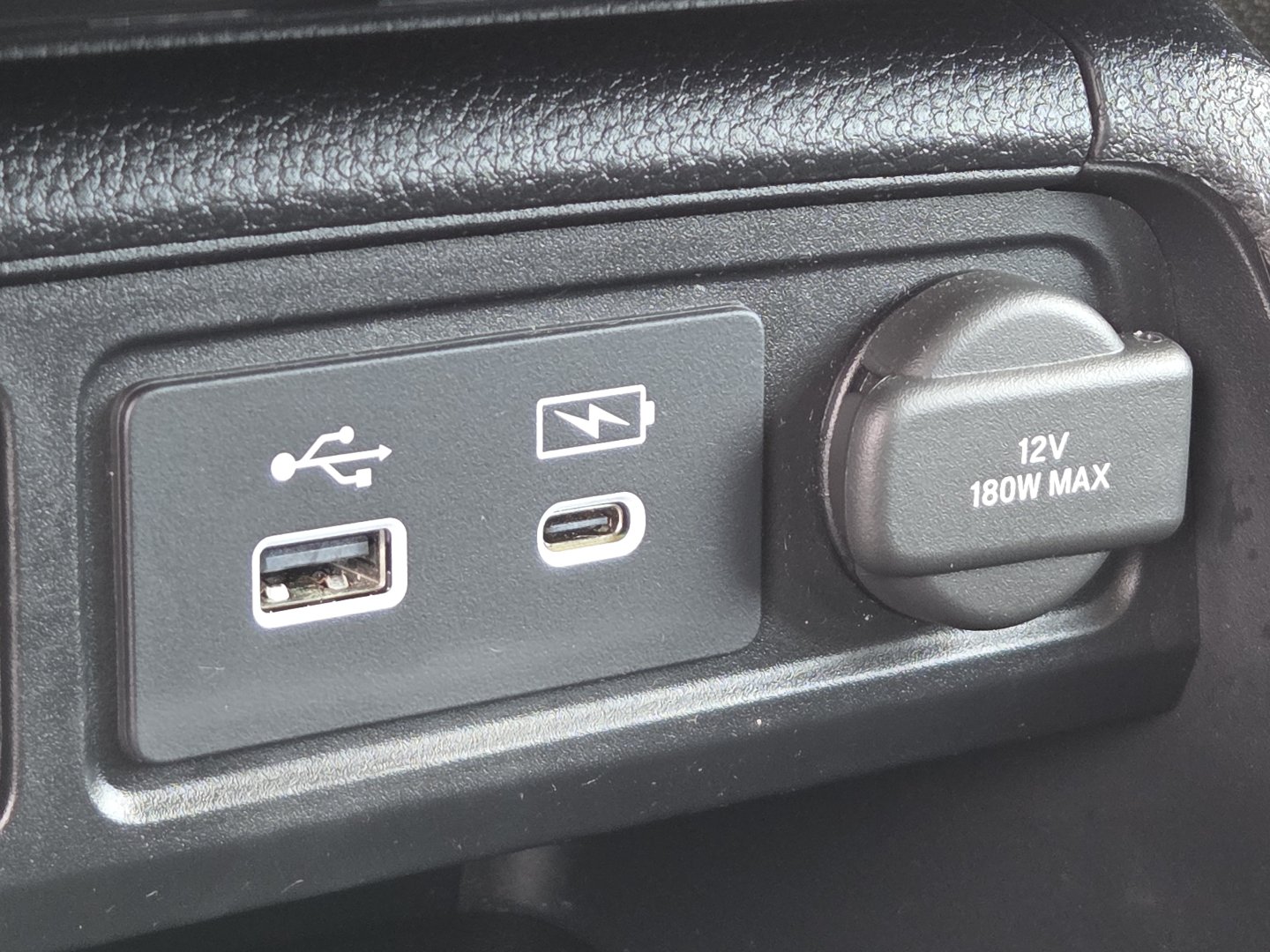 Used 2025 Honda Pilot Touring image 9