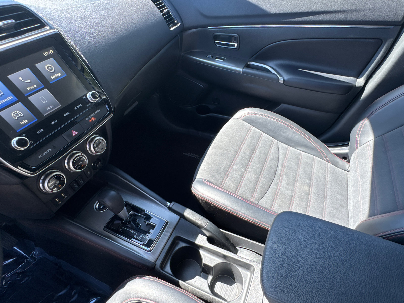 Used 2024 Mitsubishi Outlander Sport SE AWD/4WD image 29