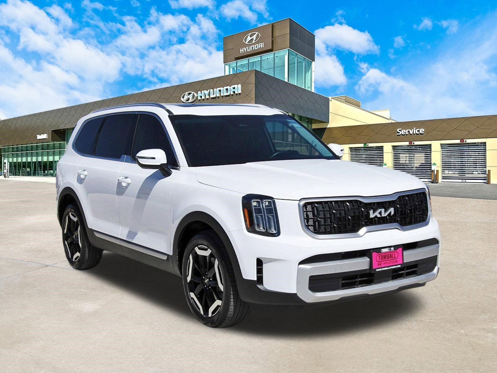 Used 2025 Kia Telluride EX w/ EX Captain's Chair Package image 3