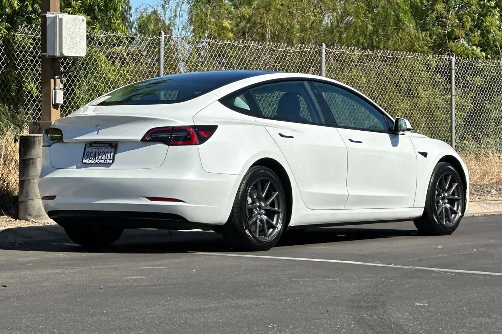 Used 2023 Tesla Model 3 Standard Range RWD image 2