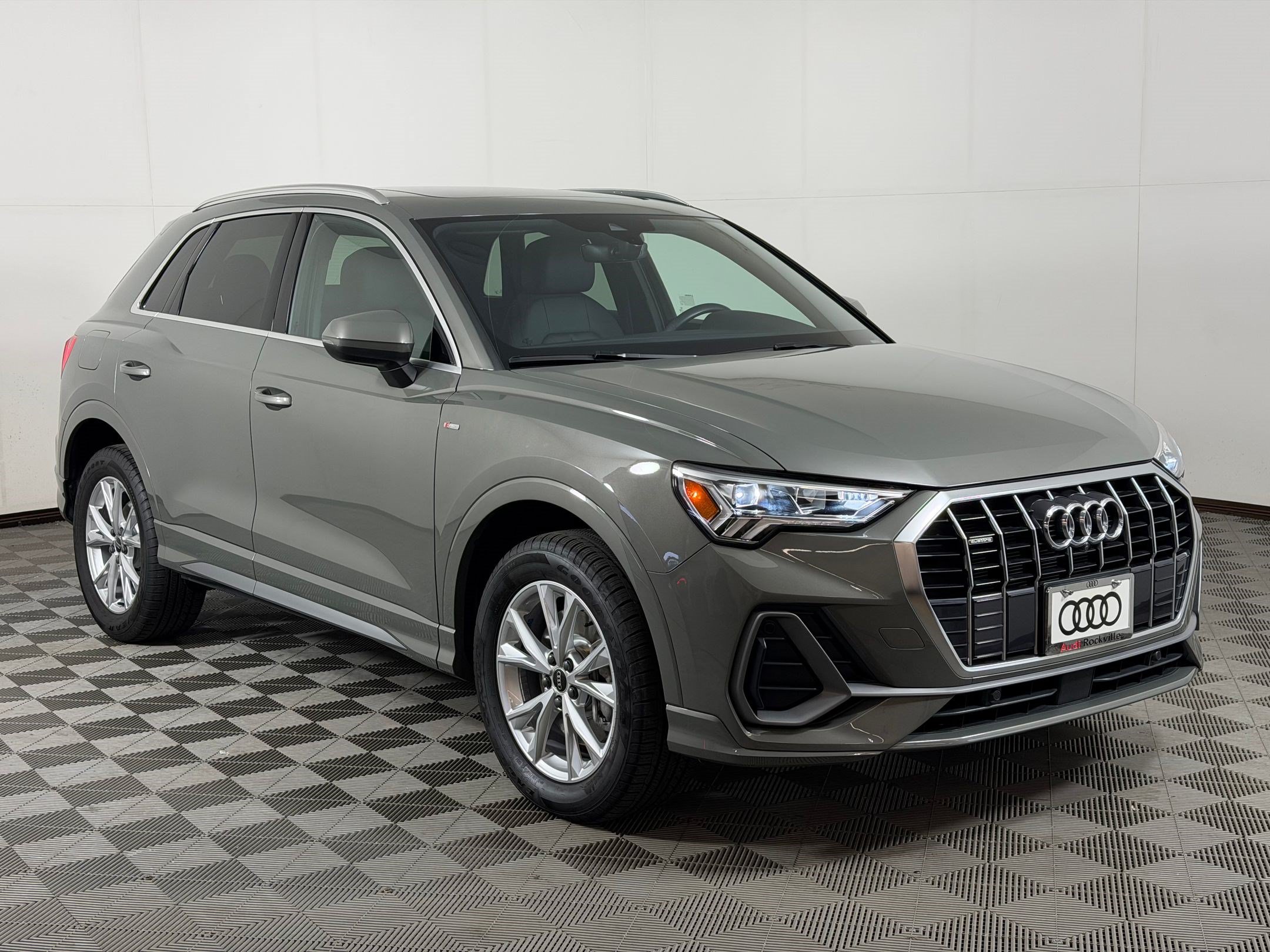 Certified 2023 Audi Q3 2.0T Premium Plus w/ Premium Plus Package AWD/4WD image 7