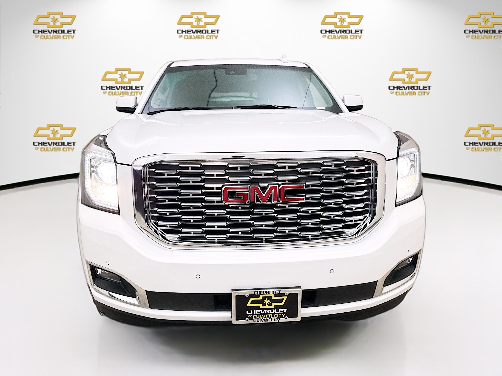 Used 2019 GMC Yukon Denali w/ Open Road Package AWD/4WD image 2
