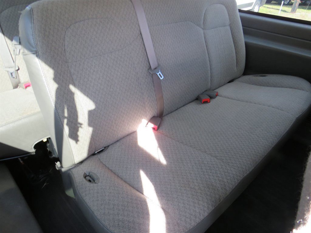 Used 2024 Chevrolet Express 3500 LS w/ Chrome Appearance Package RWD image 19