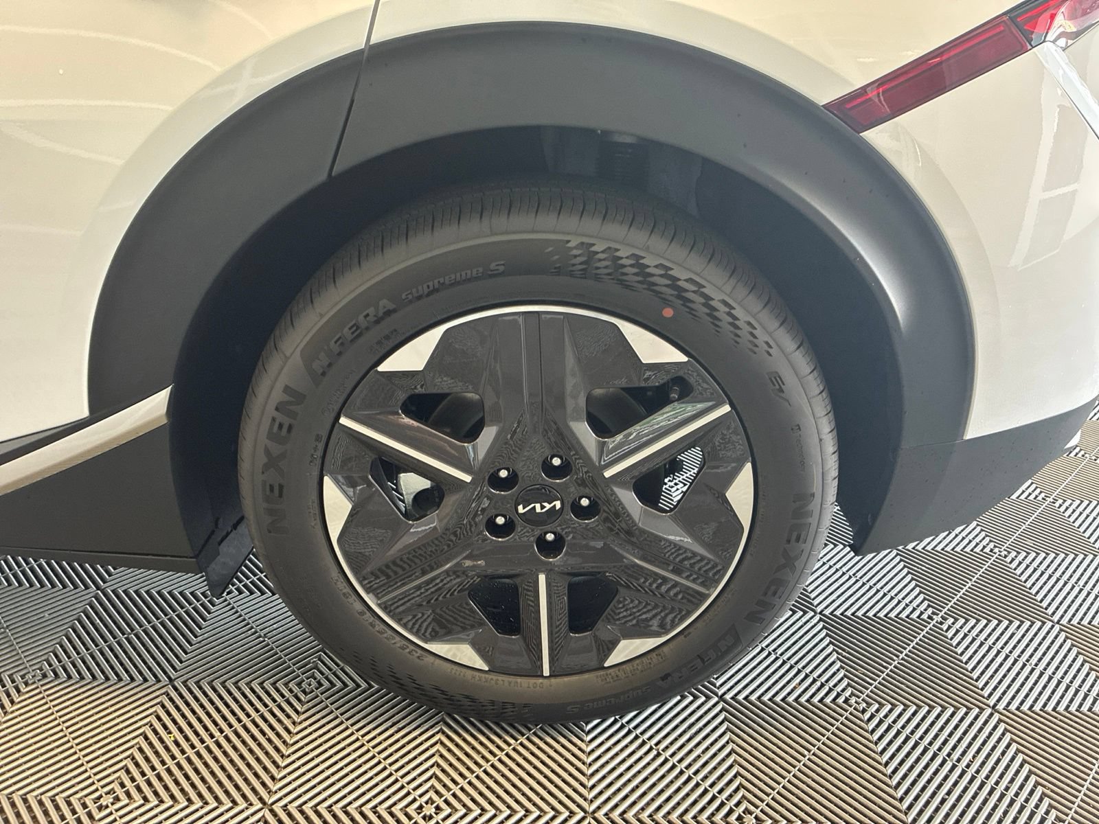 New 2026 Kia EV6 Light AWD/4WD image 7