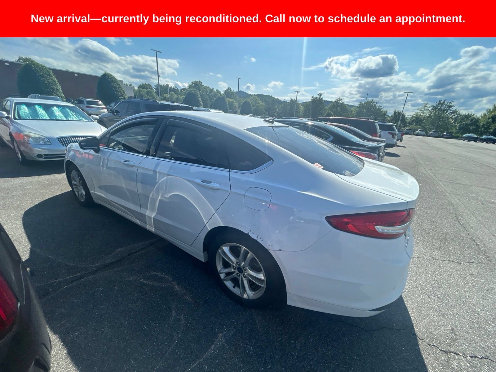Used 2018 Ford Fusion SE w/ Fusion SE Technology Package FWD image 14