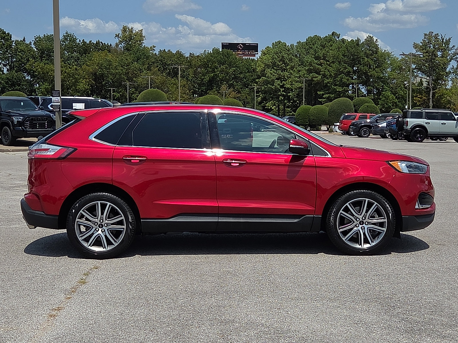 Used 2023 Ford Edge Titanium w/ Equipment Group 301A AWD/4WD image 6