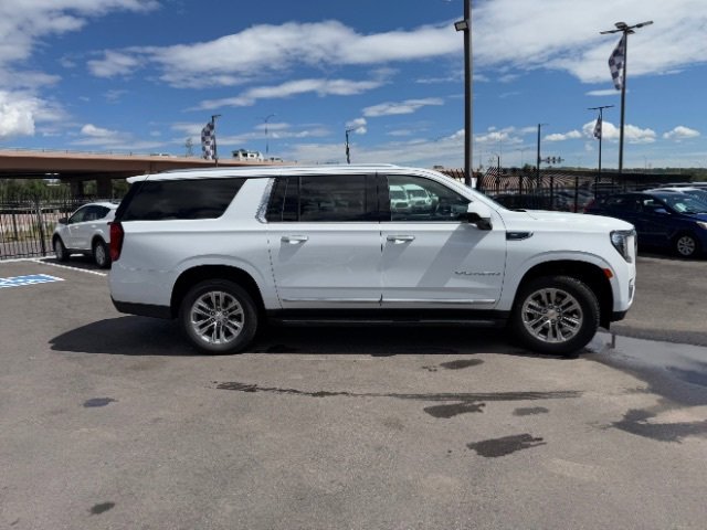 Used 2023 GMC Yukon XL SLT image 42