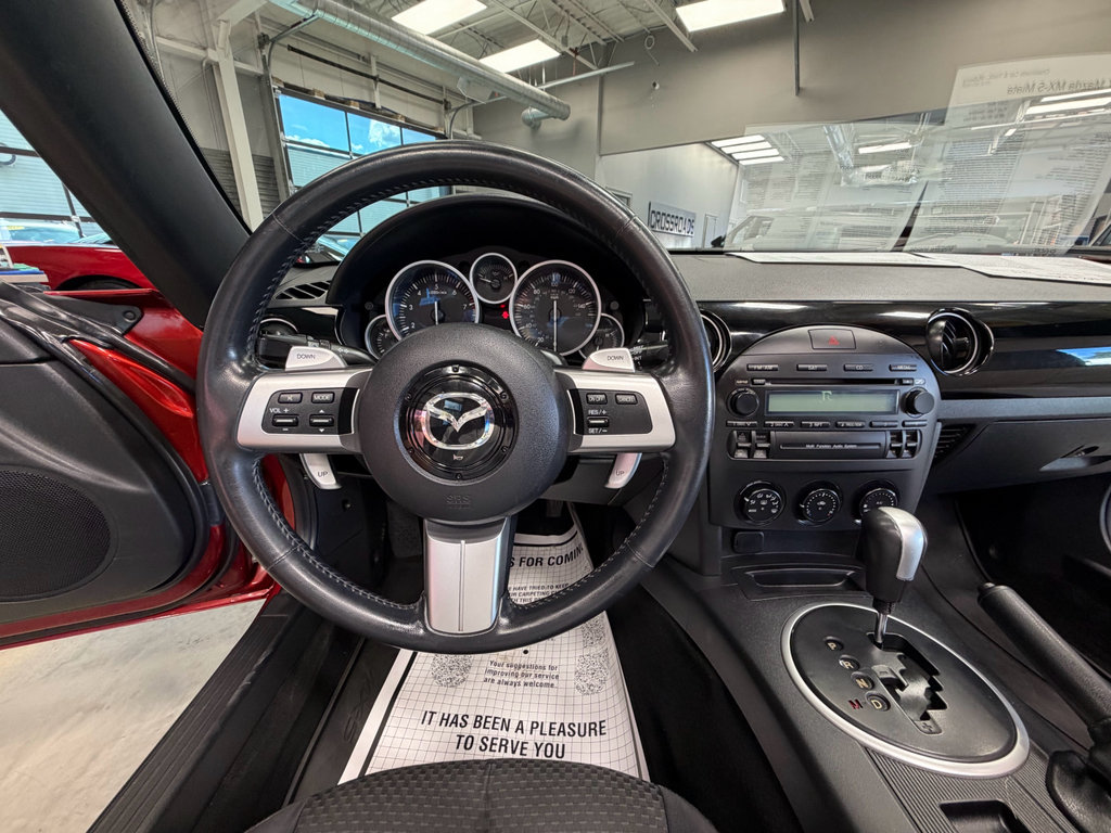 Used 2007 MAZDA MX-5 Miata Touring w/ Appearance Pkg RWD image 9