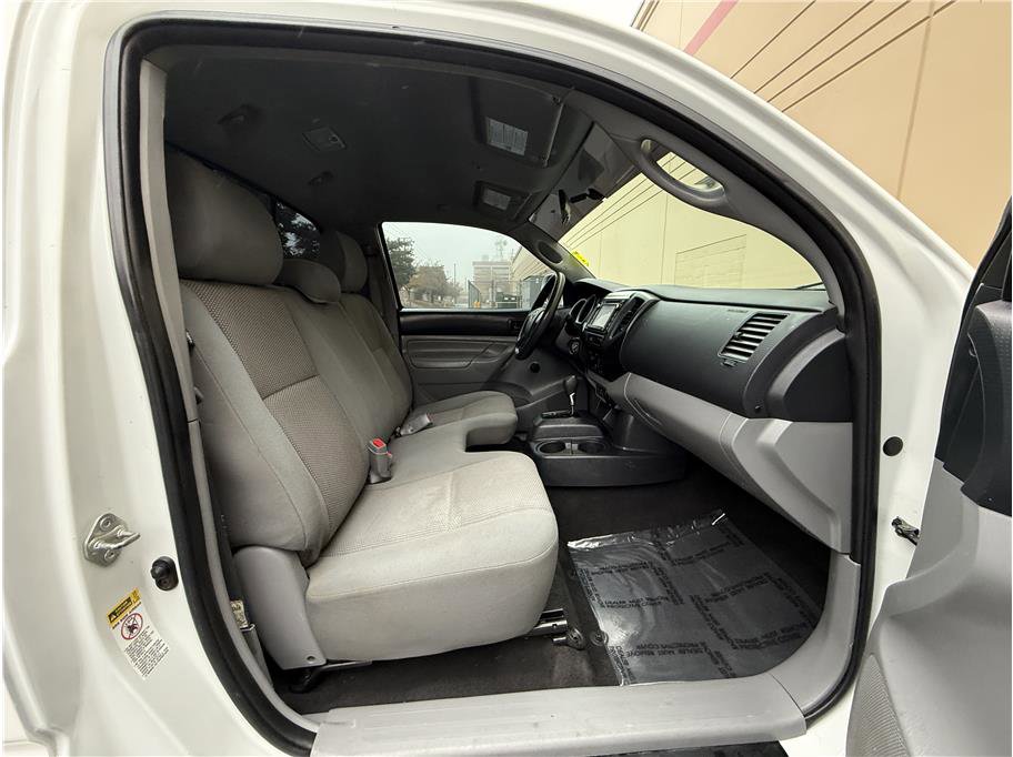 Used 2014 Toyota Tacoma 2WD Regular Cab image 11