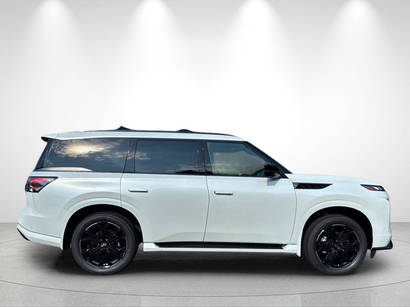 New 2027 INFINITI QX80 Sensory AWD/4WD image 6