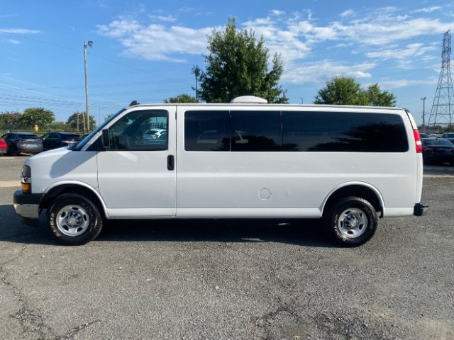 Used 2020 Chevrolet Express 3500 LT w/ LT Preferred Equipment Group RWD image 2