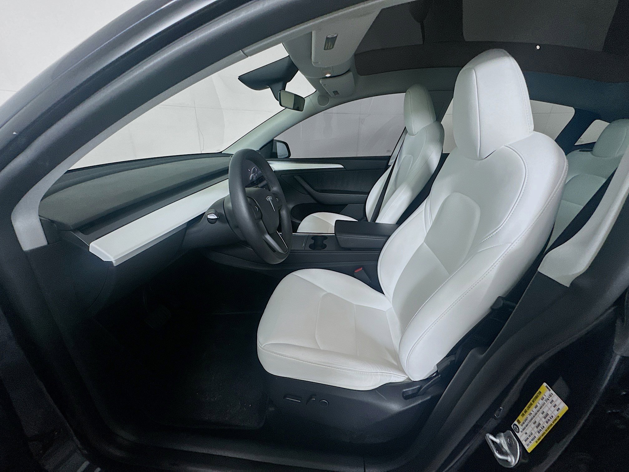 Used 2025 Tesla Model Y Long Range AWD/4WD image 13