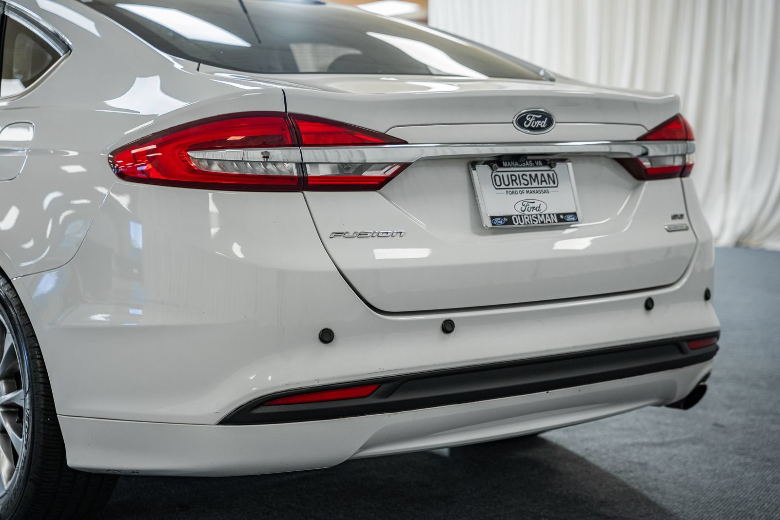 Used 2017 Ford Fusion SE FWD image 6