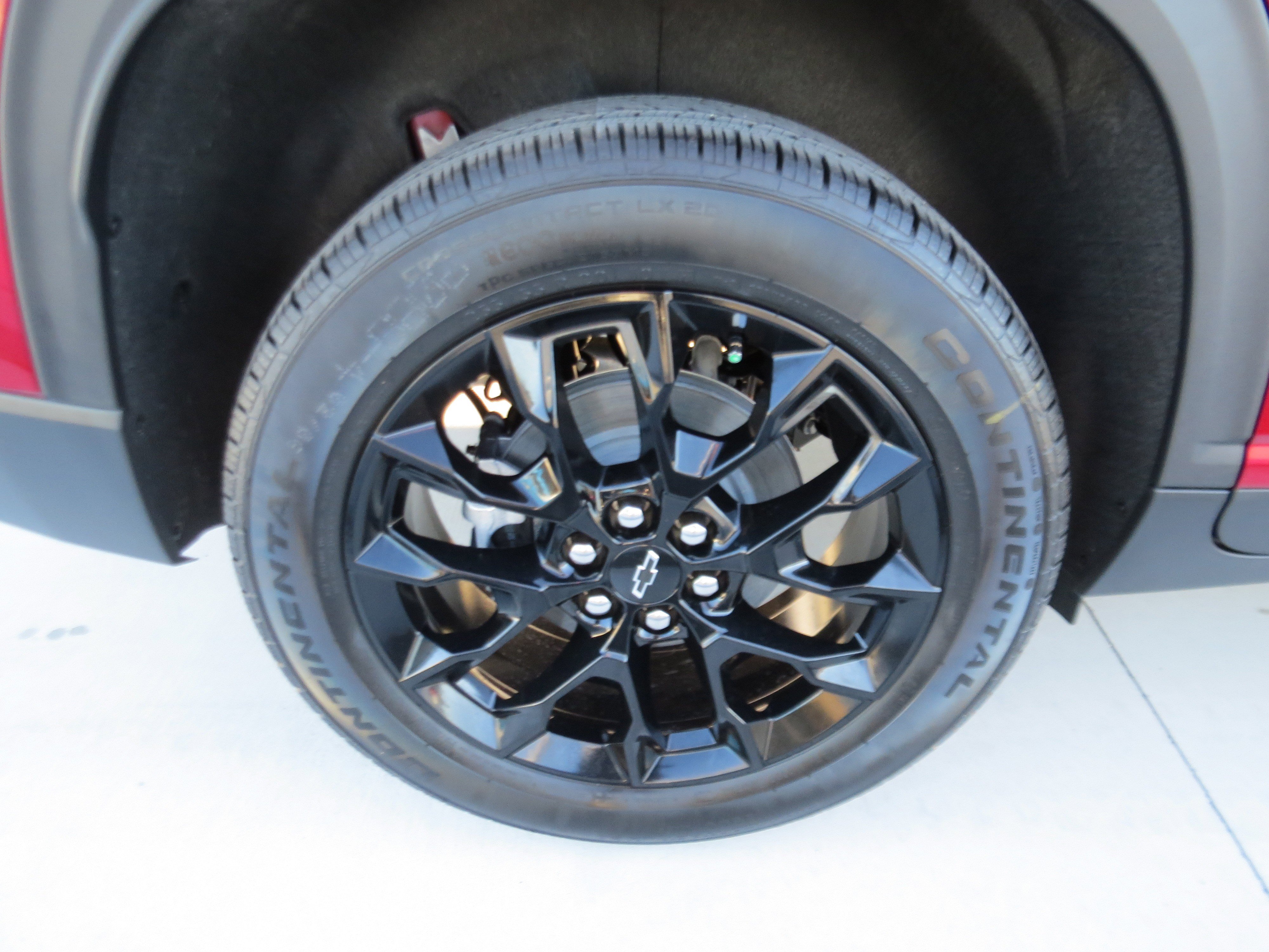 New 2026 Chevrolet Traverse LT w/ Midnight/Sport Edition FWD image 7