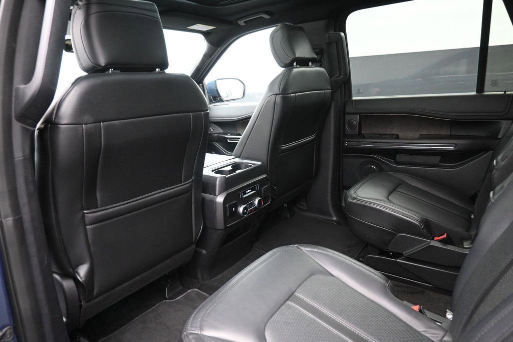 Used 2018 Ford Expedition Limited w/ Equipment Group 301A RWD image 26