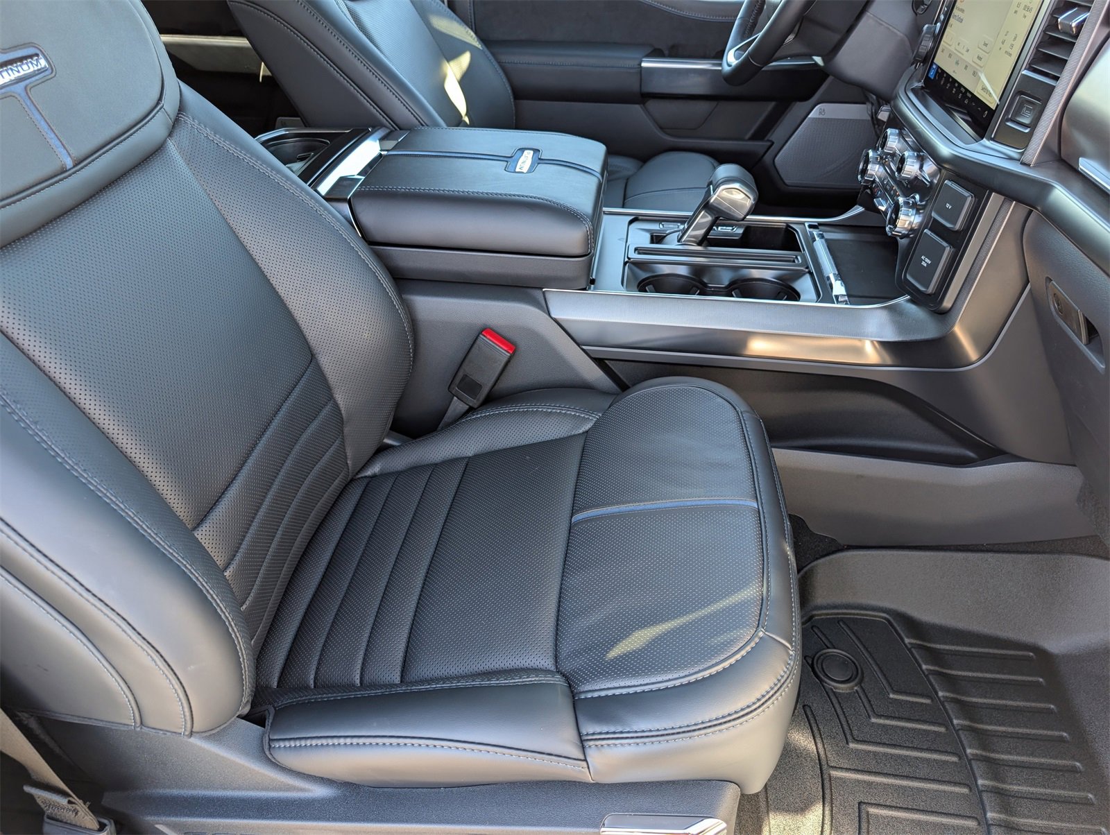 New 2025 Ford F150 Platinum w/ FX4 Off-Road Package image 26