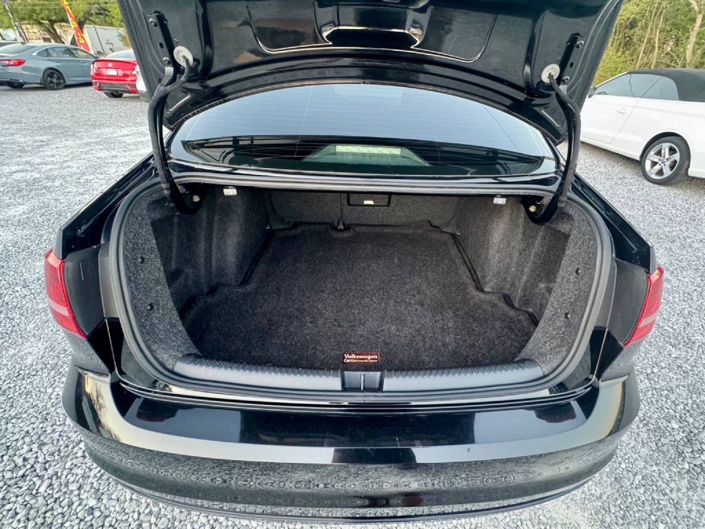 Used 2015 Volkswagen Jetta SE FWD image 12
