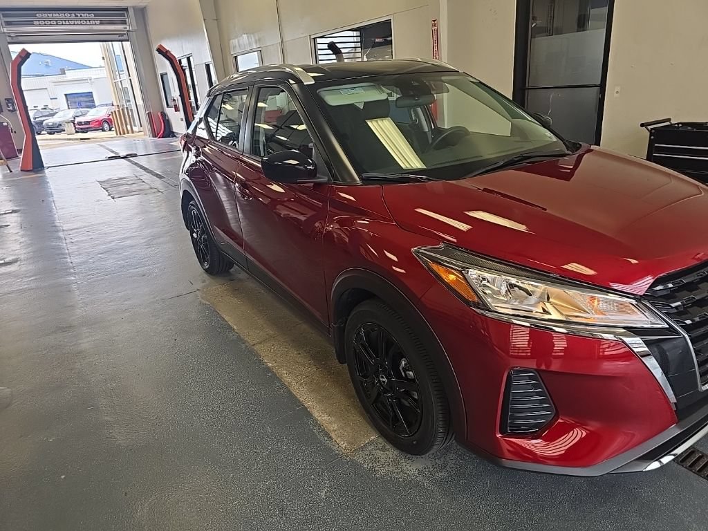 Used 2024 Nissan Kicks SV FWD image 1