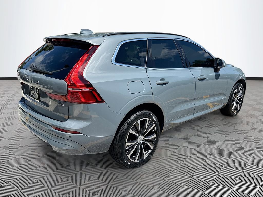 Used 2022 Volvo XC60 B5 Momentum w/ Climate Package image 8