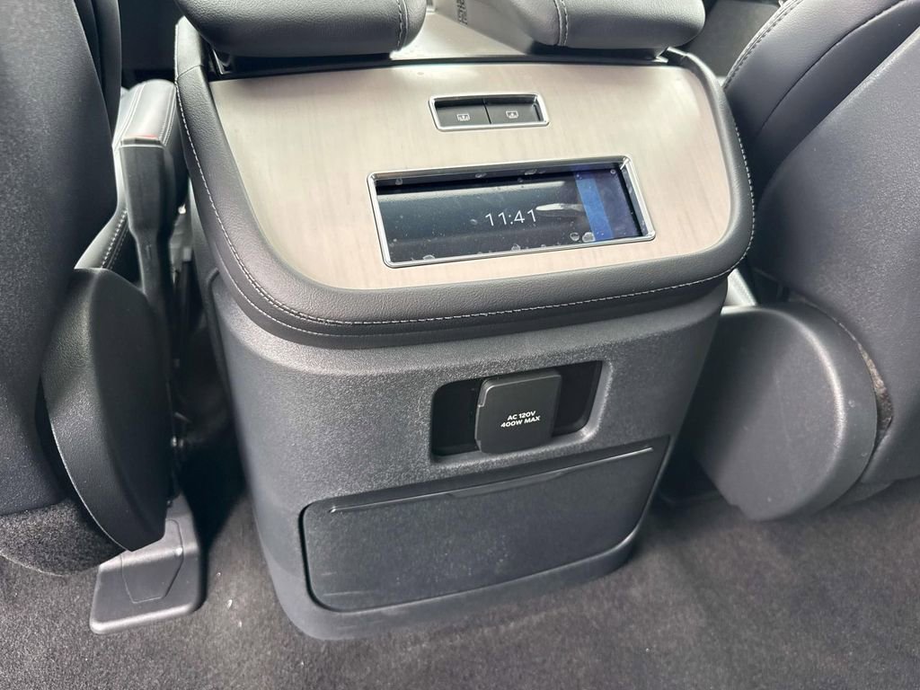 New 2025 Lincoln Navigator Reserve AWD/4WD image 13